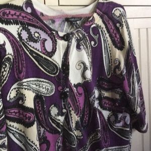 Cute light weight sweater